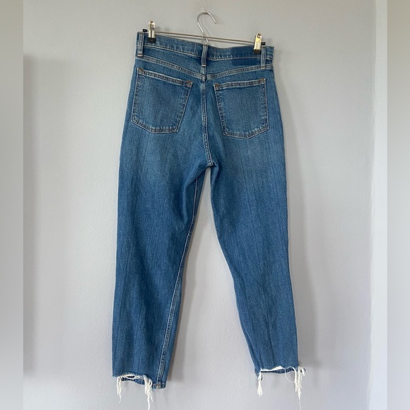 Abercrombie & Fitch The Mom HIgh Rise Distressed Jean Size 8 - Picture 6 of 9